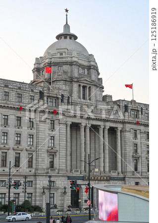 上海・外灘建築群（旧匯豊銀行上海分行） 125186919
