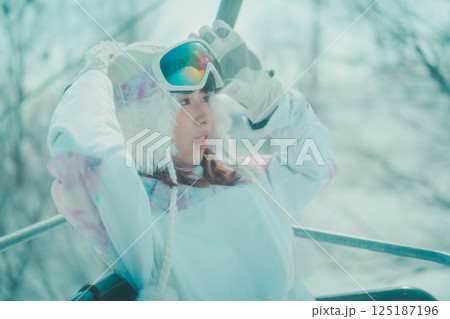 snowboarding snowboarding 125187196