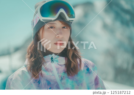 snowboarding 125187212