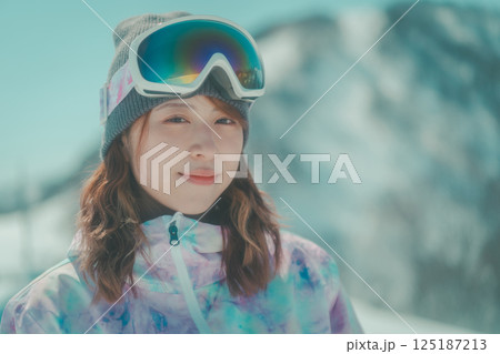snowboarding 125187213