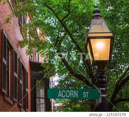 Acorn street Beacon Hill cobblestone Boston Acorn street Beacon Hill cobblestone Boston 125187279