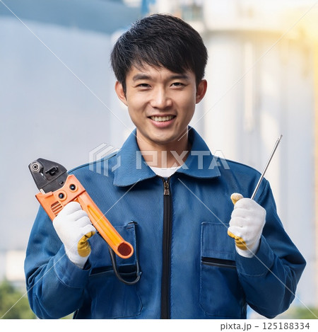 電気工事士の男性　AI生成 125188334