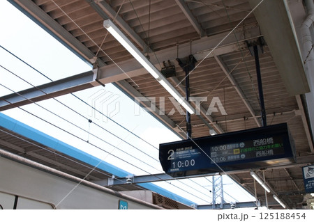 千葉県市川市にある東京地下鉄（東京メトロ）東西線の「妙典駅」 125188454