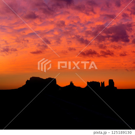 Sunrise on US 163 Scenic road to Monument Valley Park 125189130