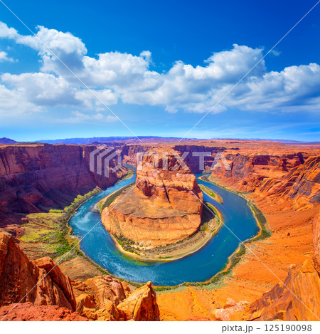 Arizona Horseshoe Bend meander of Colorado River 125190098