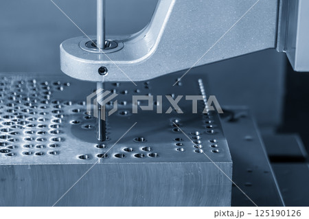 The deep hole drilling process for water cooling channel in the light blue scene. The deep hole drilling process for water cooling channel in the light blue scene. 125190126