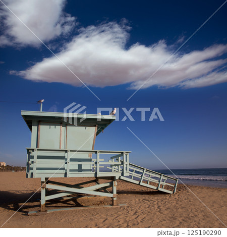 Santa Monica beach lifeguard tower in California 125190290