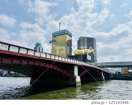 浅草隅田川から見える風景_ 聖火台の炎_スカイツリー 浅草隅田川から見える風景_ 聖火台の炎_スカイツリー 125191986