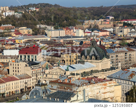 View of the center of the old city of Lviv 125193807
