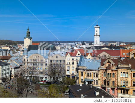 View of the center of the old city of Lviv 125193818