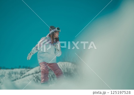 snowboarding 125197528
