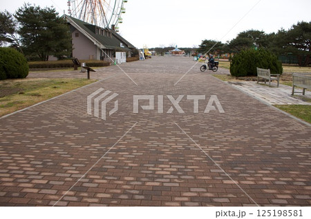 人のいない遊歩道 人のいない遊歩道 125198581
