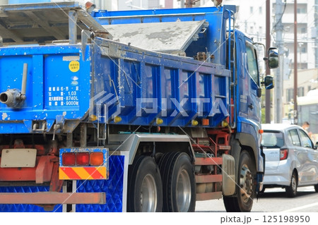水密式ダンプトラック　イメージ 125198950