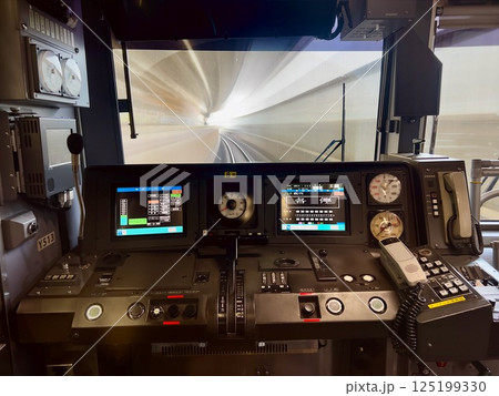 Y5000系運転席 125199330