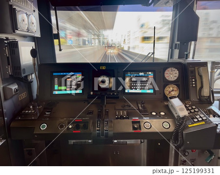 Y5000系運転席 125199331