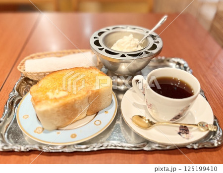 純喫茶の厚切りトーストとコーヒー 純喫茶の厚切りトーストとコーヒー 125199410