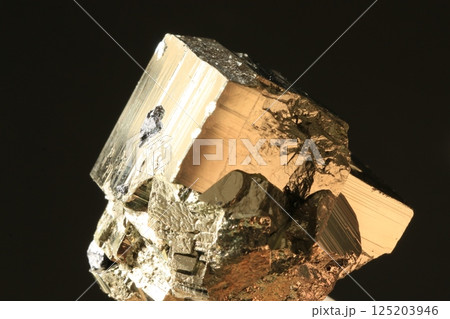 黄鉄鉱／パイライト 125203946