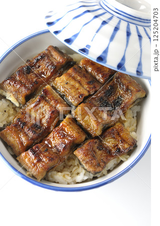 鰻丼を白背景で俯瞰撮影 125204703