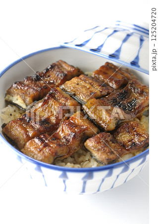 鰻丼を白背景で撮影 鰻丼を白背景で撮影 125204720