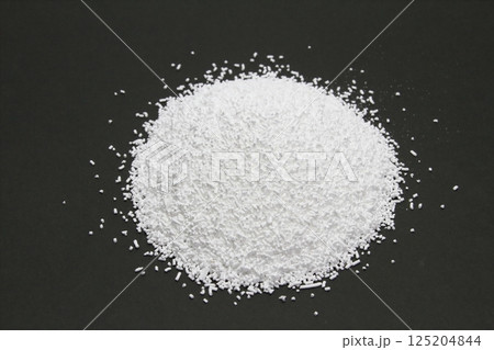 食品添加物(保存料)防腐剤として使われる安息香酸ナトリウムのアップ 食品添加物(保存料)防腐剤として使われる安息香酸ナトリウムのアップ 125204844