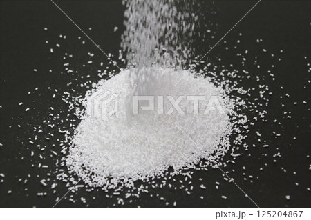 食品添加物（保存料）防腐剤として使われる安息香酸ナトリウムのアップ 125204867