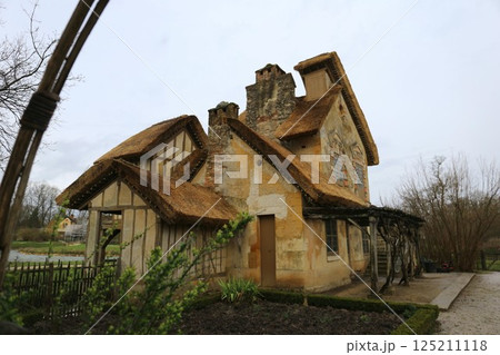 世界遺産ヴェルサイユ宮殿にある王妃の離宮 125211118