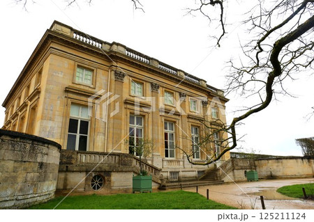 世界遺産ヴェルサイユ宮殿の小トリアノン 125211124