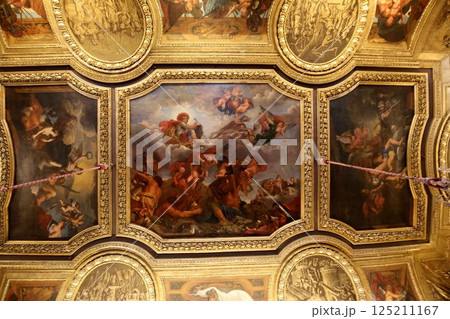 世界遺産ヴェルサイユ宮殿の天井 125211167