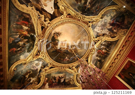 世界遺産ヴェルサイユ宮殿の天井 125211169