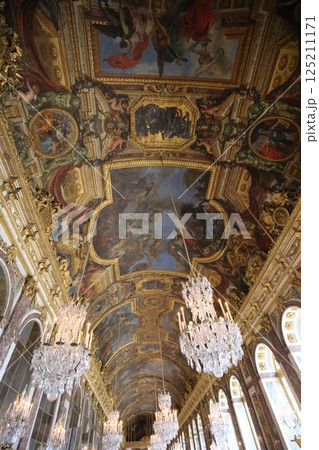 世界遺産ヴェルサイユ宮殿の天井 125211171