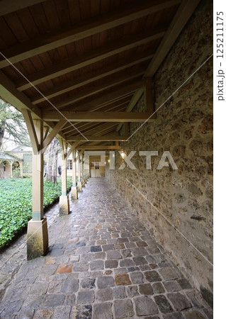 世界遺産ヴェルサイユ宮殿にある小トリアノンの回廊 世界遺産ヴェルサイユ宮殿にある小トリアノンの回廊 125211175