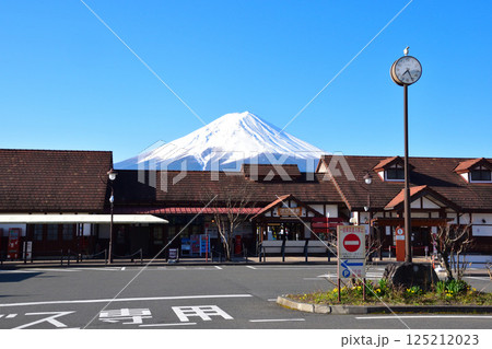 富士山麓電気鉄道　河口湖駅　富士山 125212023