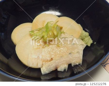 たけのこの刺身、妻の手作り家庭料理、家庭で楽しむ夕ご飯、幸せ家族 125212276