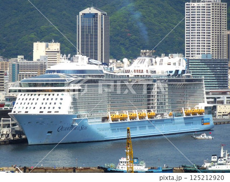 クァンタム・オブ・ザ・シーズ(Quantum of the Seas) 神戸港に停泊中 クァンタム・オブ・ザ・シーズ(Quantum of the Seas) 神戸港に停泊中 125212920