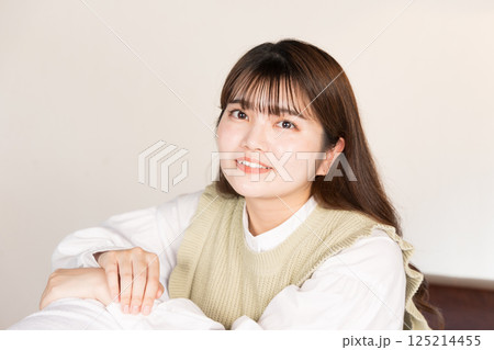 女性ポートレート　 125214455