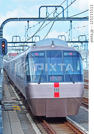 鉄道　私鉄：小田急電鉄　EXE 30000形　梅ヶ丘駅 125215513