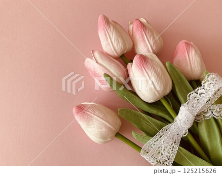 ピンク色のチューリップの花束 ピンク色のチューリップの花束 125215626