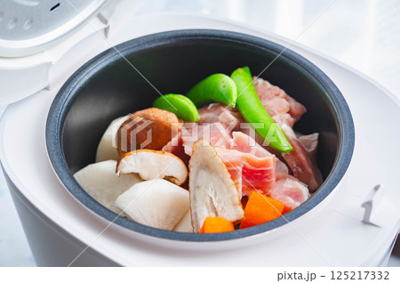 炊飯器で作る煮物の食材 炊飯器で作る煮物の食材 125217332