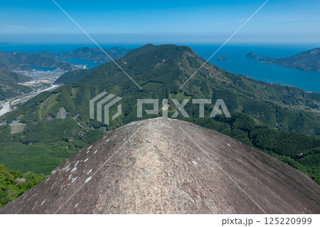 熊野古道伊勢路馬越峠から便石山、象の背 125220999