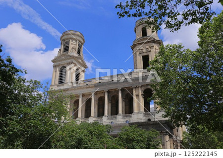 パリで二番目に大きいサン=シュルピス教会のファサード パリで二番目に大きいサン=シュルピス教会のファサード 125222145