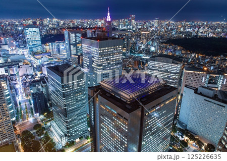【夜景100選】東京都庁展望室から眺める新宿駅方面の夜景 【夜景100選】東京都庁展望室から眺める新宿駅方面の夜景 125226635