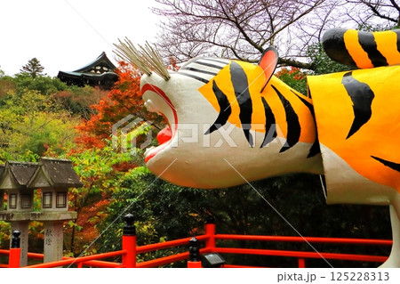 信貴山朝護孫子寺(大寅・奈良県生駒郡) 信貴山朝護孫子寺(大寅・奈良県生駒郡) 125228313
