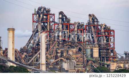 北九州・苅田のセメント工場 125228429