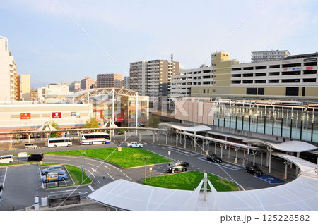 大分駅上野の森口　駅前風景 125228582