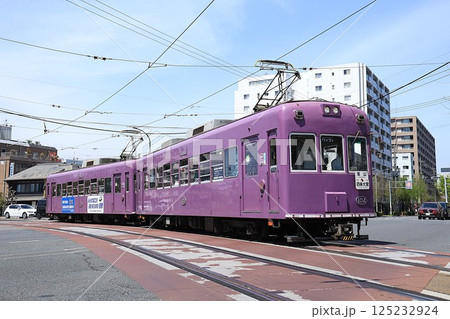 【嵐電】モボ101形（嵐山本線：西大路三条〜西院） 125232924