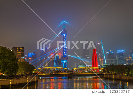 上海 シャンハイ 外灘 125233757