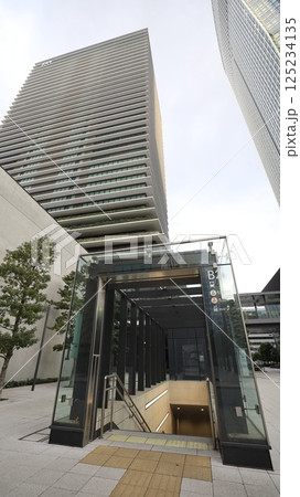 東京メトロ銀座線の虎ノ門駅、日比谷線の虎ノ門ヒルズ駅のB2番出入口 東京メトロ銀座線の虎ノ門駅、日比谷線の虎ノ門ヒルズ駅のB2番出入口 125234135
