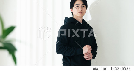 パソコンとIT系エンジニア 125236588