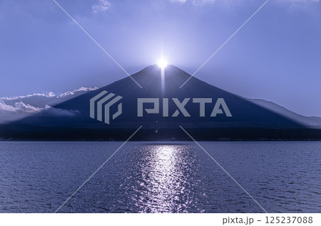 山中湖ダイヤモンド富士 125237088