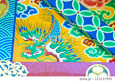 彩色豊かな漆塗り彫刻の滝山東照宮 125237493